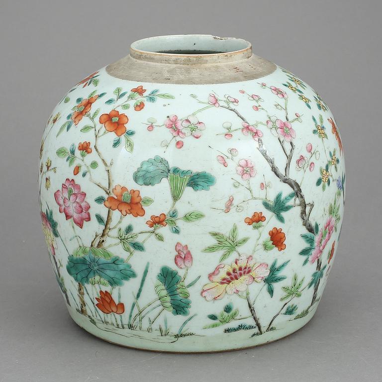 BOJAN, porslin, Kina, omkring 1900.