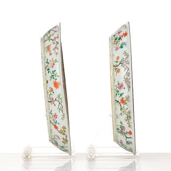 A pair of famille rose dishes, Qing dynasty, 19th Century.