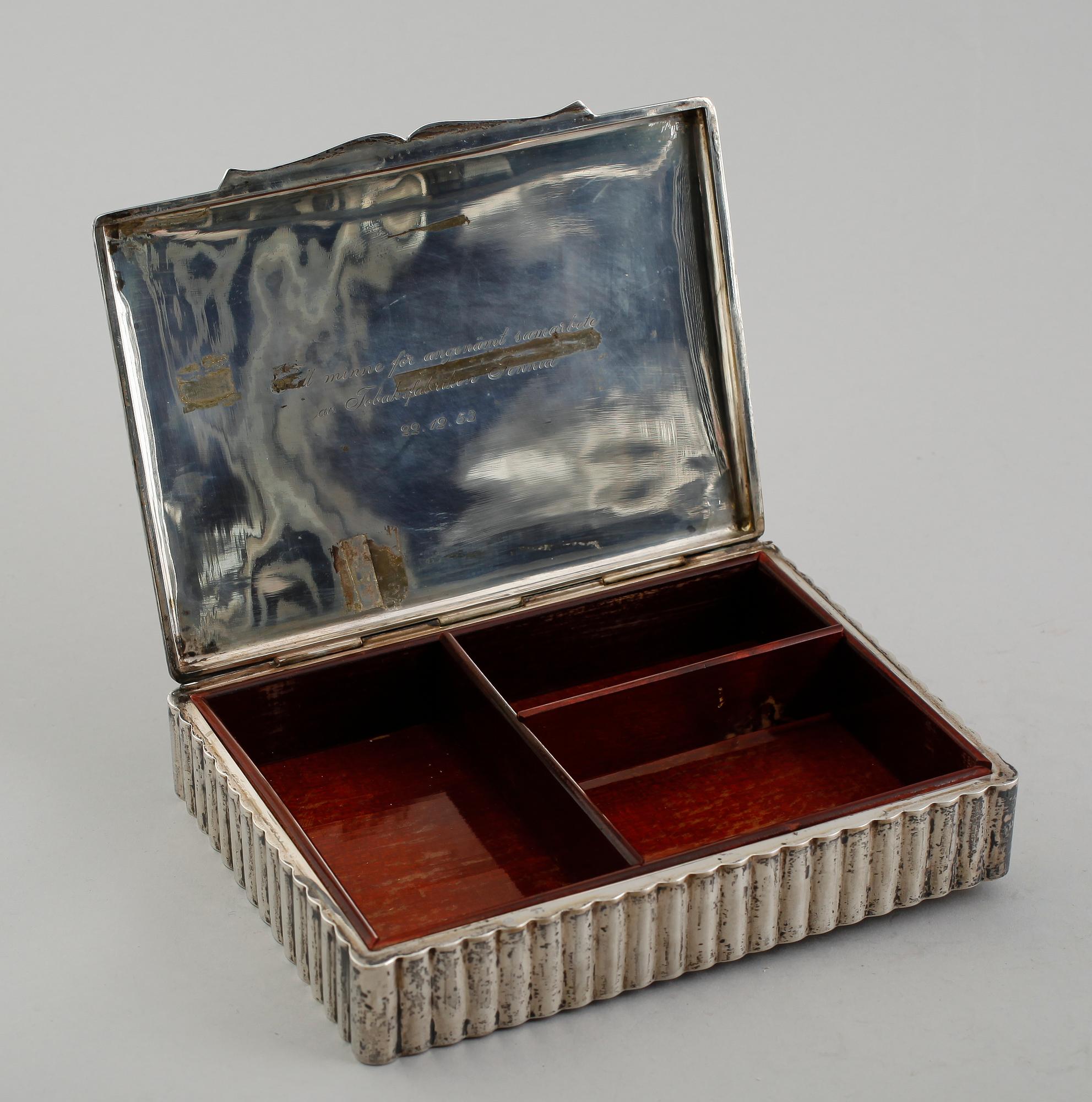 SKRIN, silver, Finland 1952. Vikt med träinredning ca 574 gram.