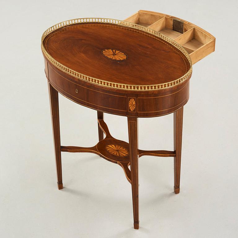 BORD. Sengustavianskt, omkring år 1800.