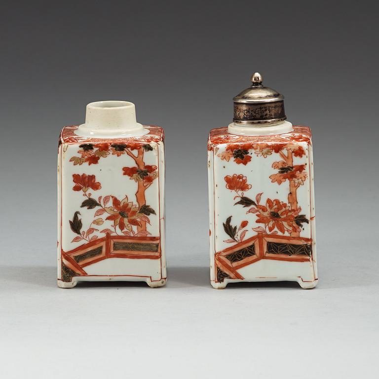 A pair 'European Subject' tea caddies and a dish, Qing dynasty, early 18th Century.
