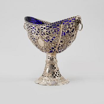 UPPSATSSKÅL, silver och glas, England, omkring 1900. Vikt 240 gram.