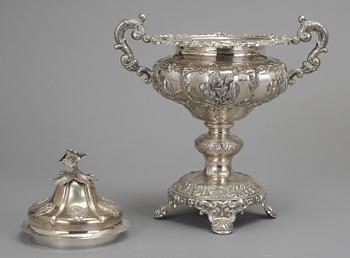 SOCKERSKÅL, Silver, nyrokoko, Petter Wigren, Malmö, 1847. Vikt ca 700 gram.