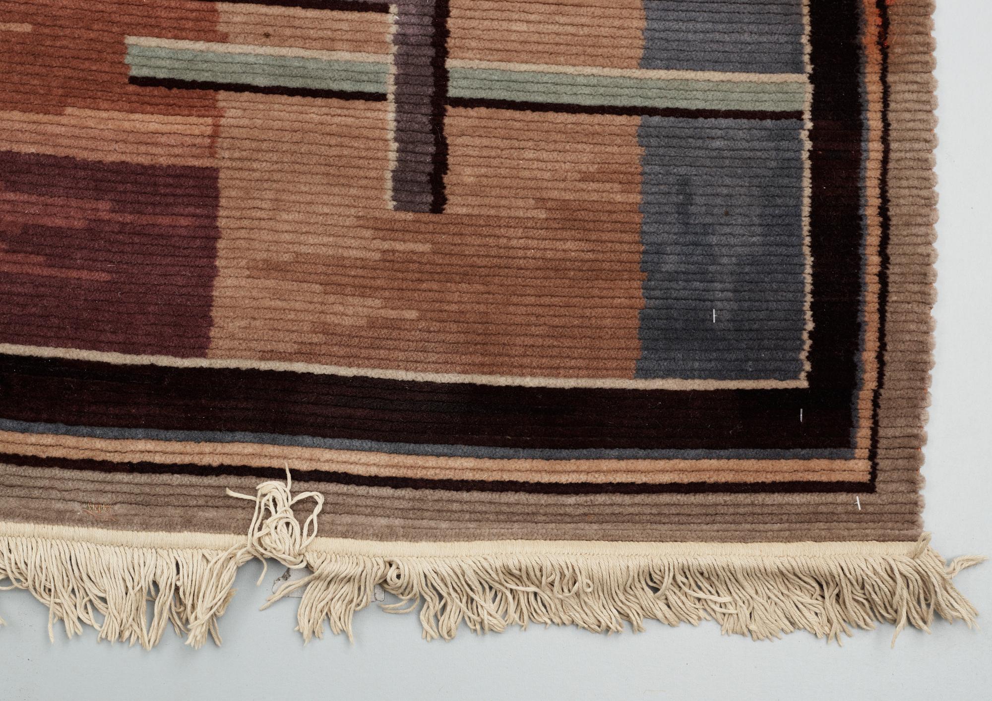 MATTA. Maskingjord med lugg. Omkring 1920-1930. 410,5 x 291,5 cm.