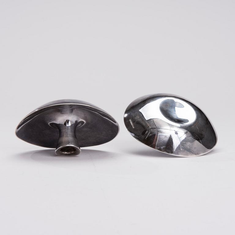 LJUSSTAKE, ett par, silver, Tapio Wirkkala, Helsingfors 1955. Tot. vikt 358,6 g.