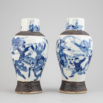 Vaser, ett par, Kina, 1900-talets första hälft.