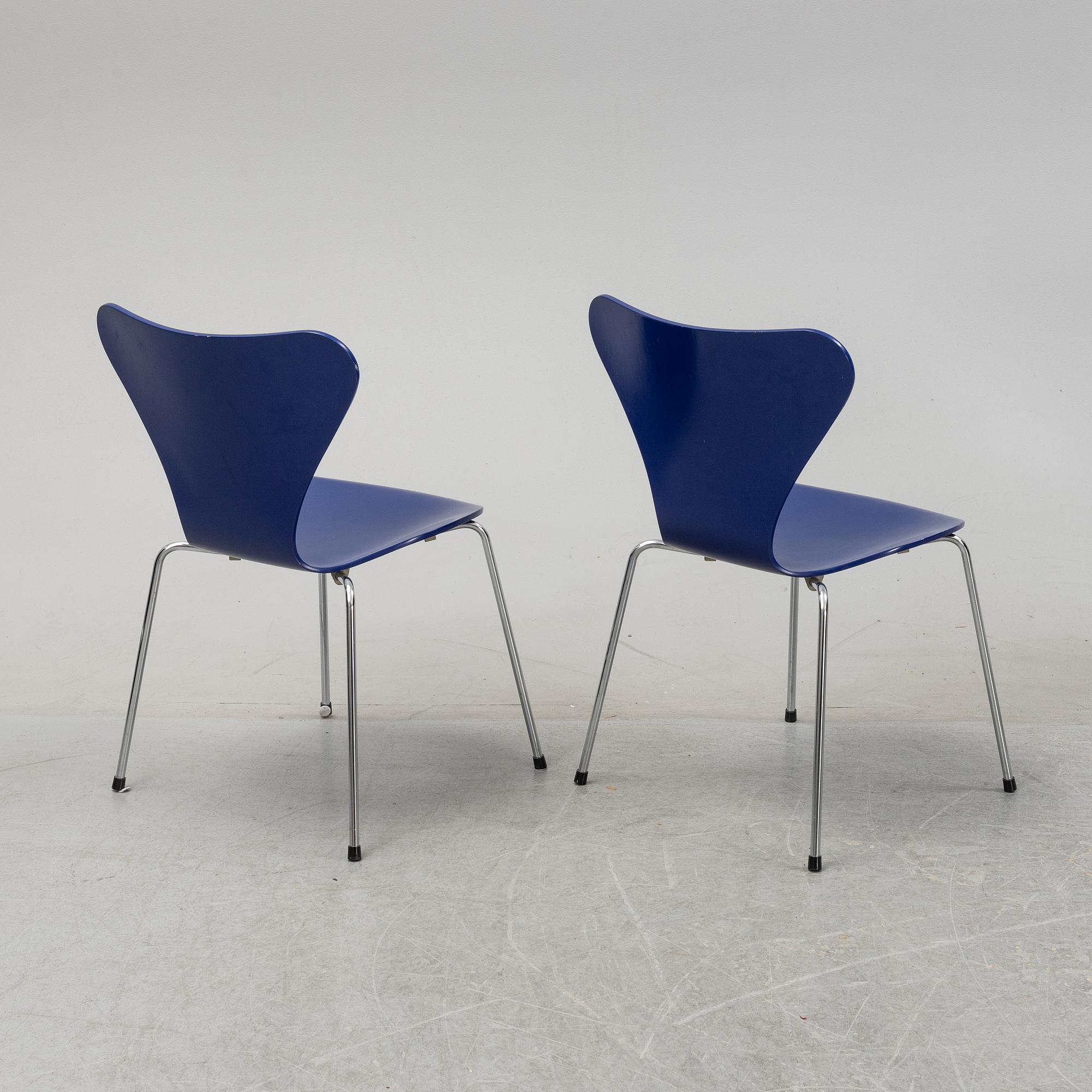 Arne Jacobsen, stolar, åtta stycken, modell "Sjuan" Fritz Hansen, Danmark, 1989.