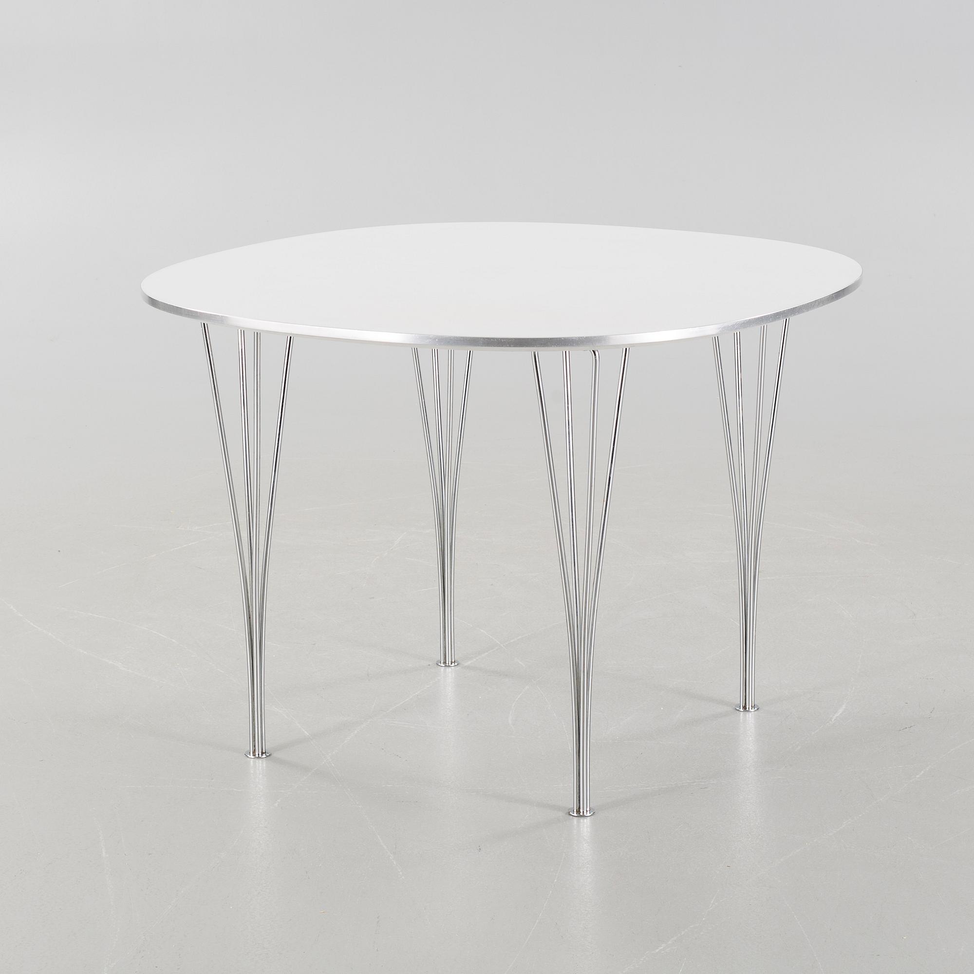 BRUNO MATHSSON & PIET HEIN, bord, "Supercirkel", för Fritz Hansen, daterat 1975.