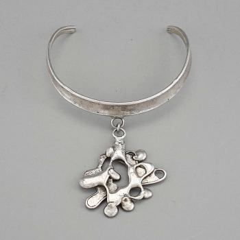 HALSBAND, försilvrat tenn, Jacob Hull, Danmark, 1970-tal.