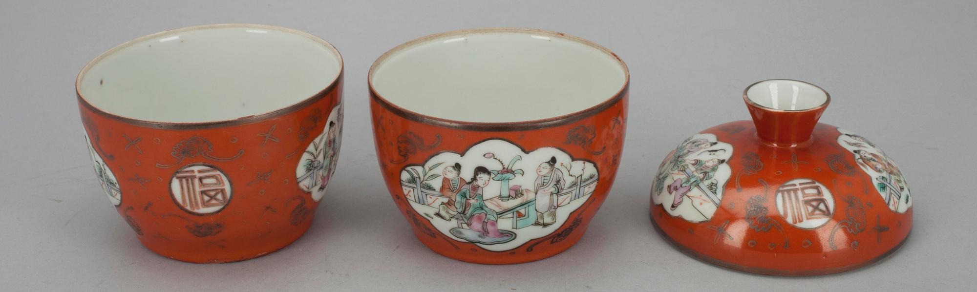 RISSKÅLAR, 2 st, porslin, Kina 1800-talets slut.