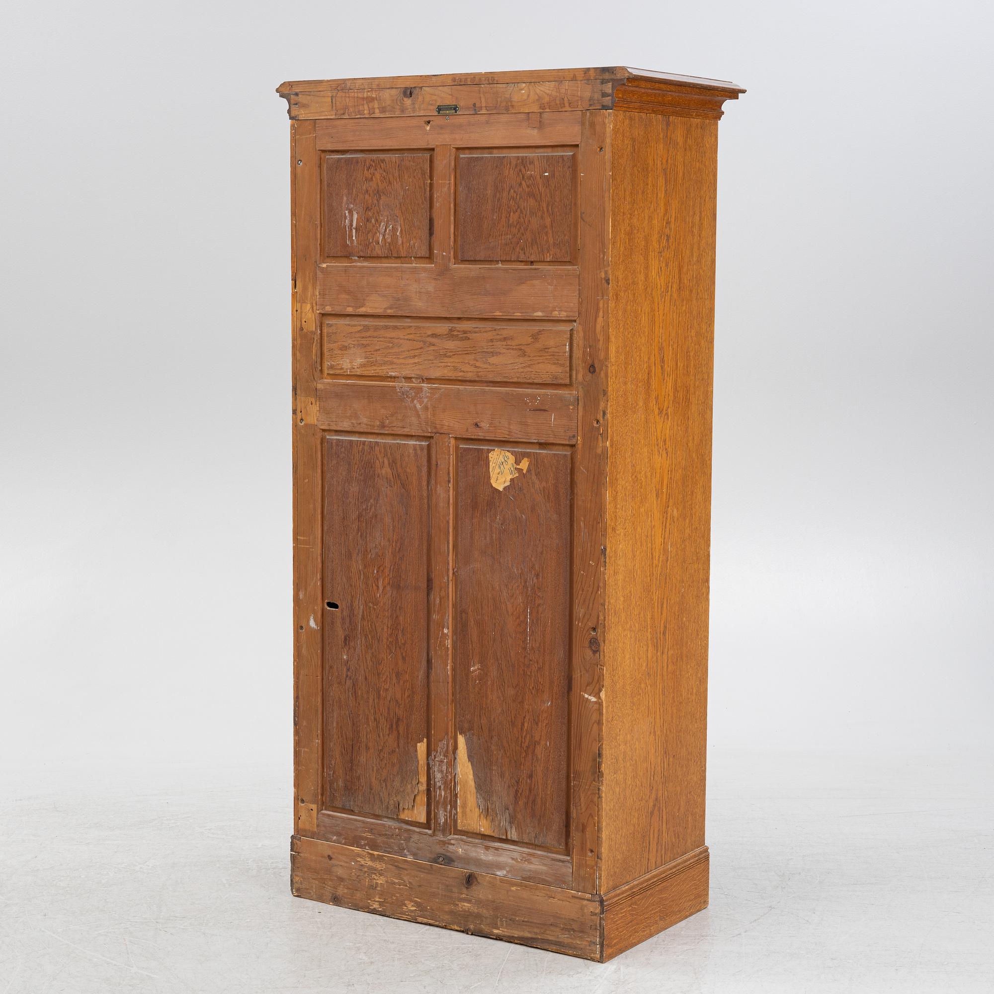 A Cabinet ny NK verkstäder from the early 20th century.