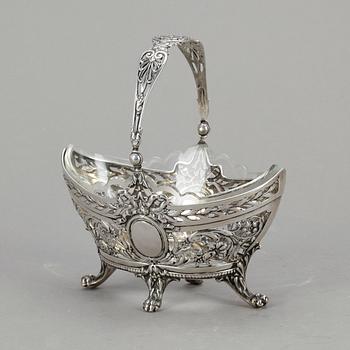 SKÅL, silver med glasinsats, Tyskland, 1900-talets första hälft. Silvervikt ca 141g.