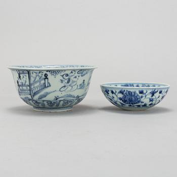 Two blue and white bowls, Ming dynasty, for south east asian market. Seafindings.