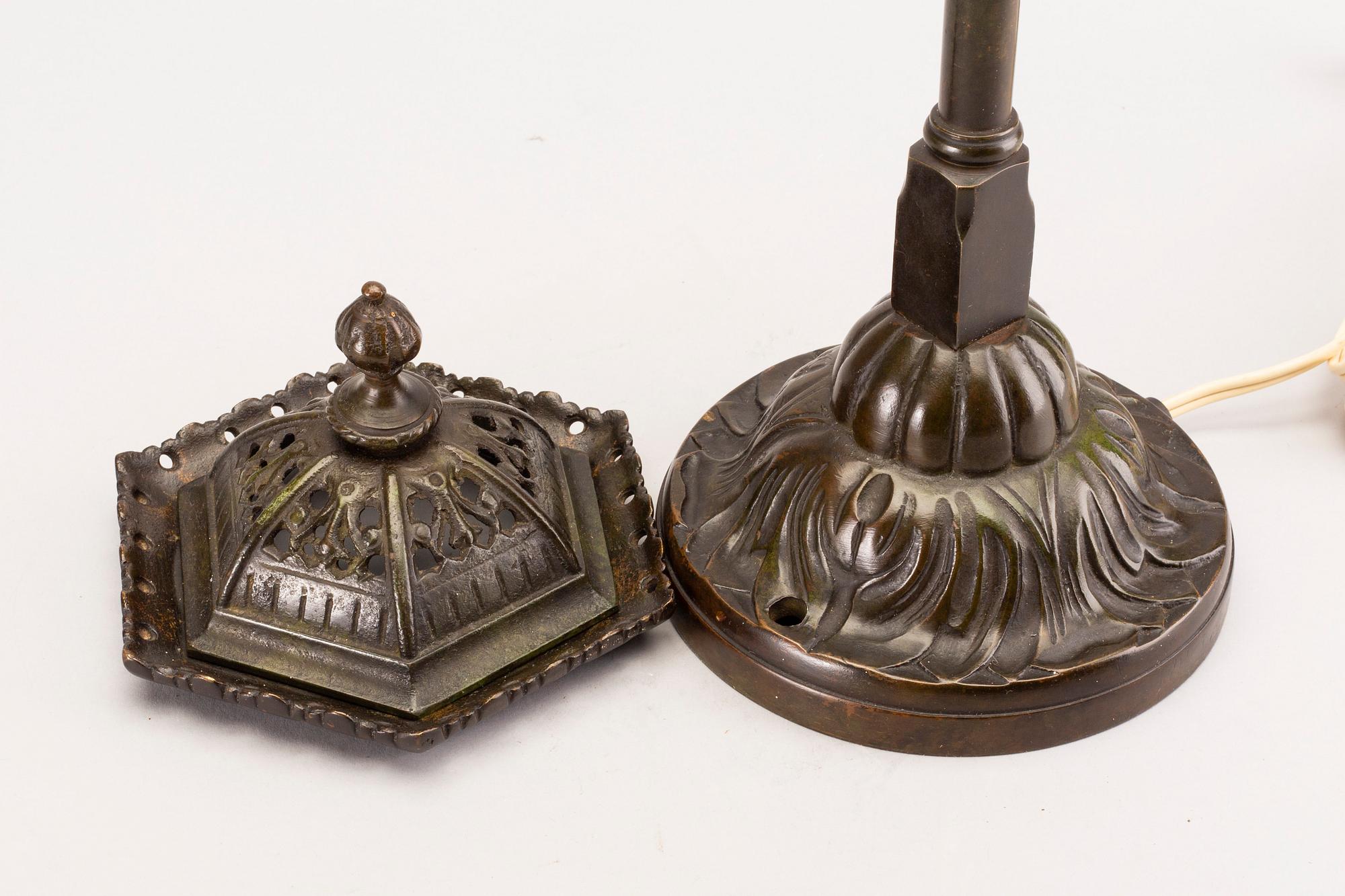 TABLELAMP, lantern, bronze, first half of 20th century.