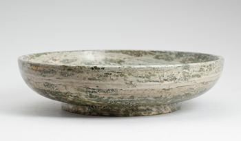 SKÅL, kolmårdsmarmor, signerad WG, daterad 1975.