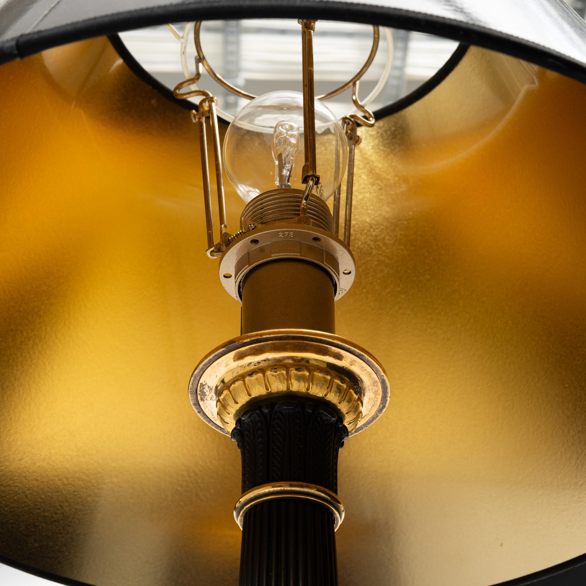 Bordslampa, empirestil, samtida.