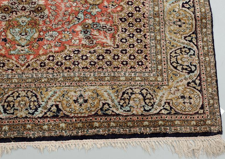 Carpet, Old silk Ghom. 205 x 139 cm.