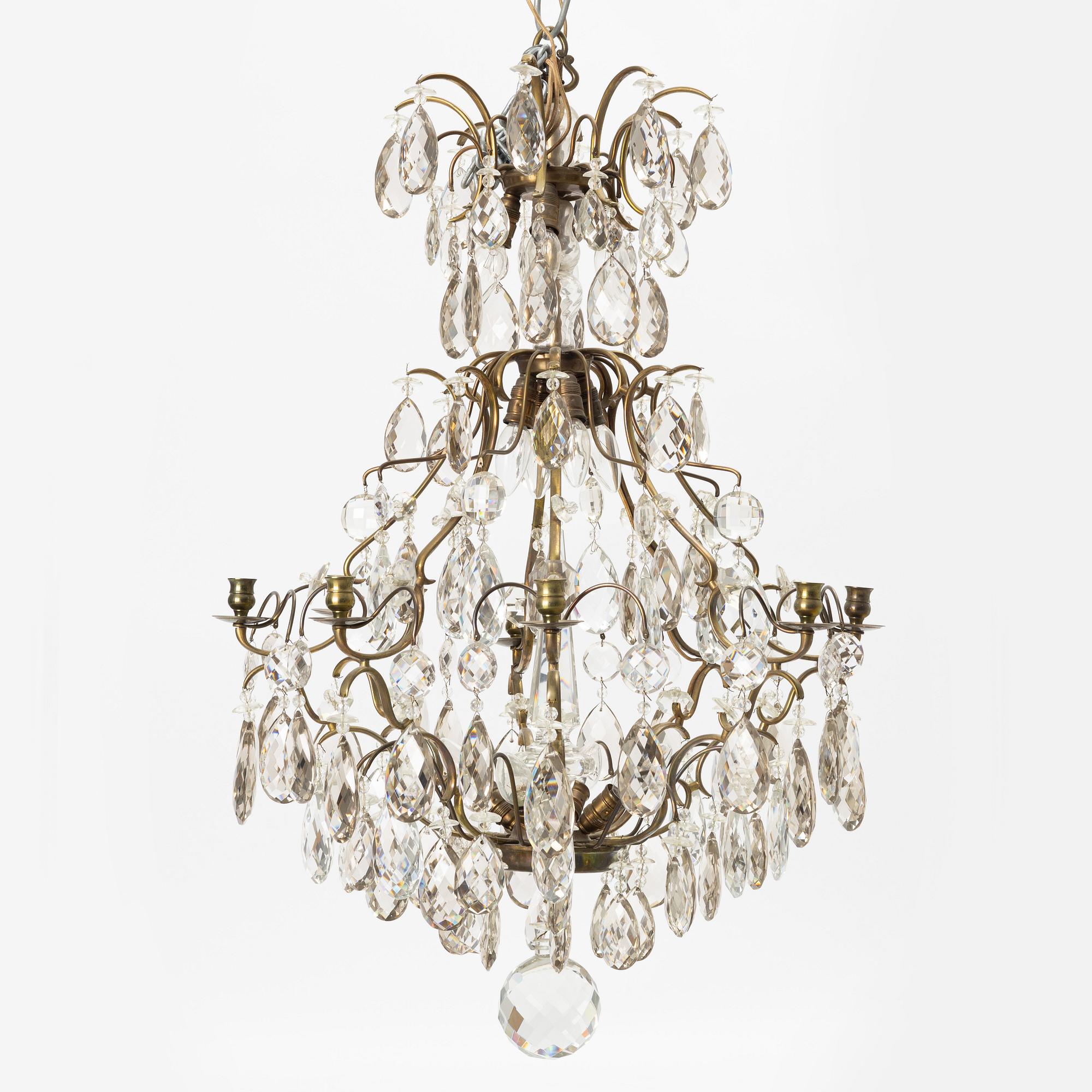 A Rococ-style chandelier, 20th century.