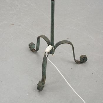 GOLVLAMPA, smidesjärn, 1900-talets första hälft.