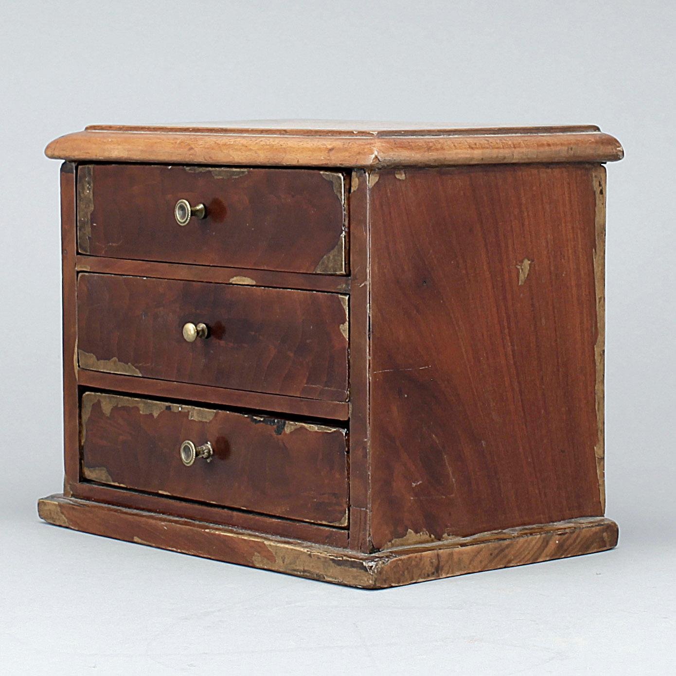 MINIATYRBYRÅ, 1800-tal.