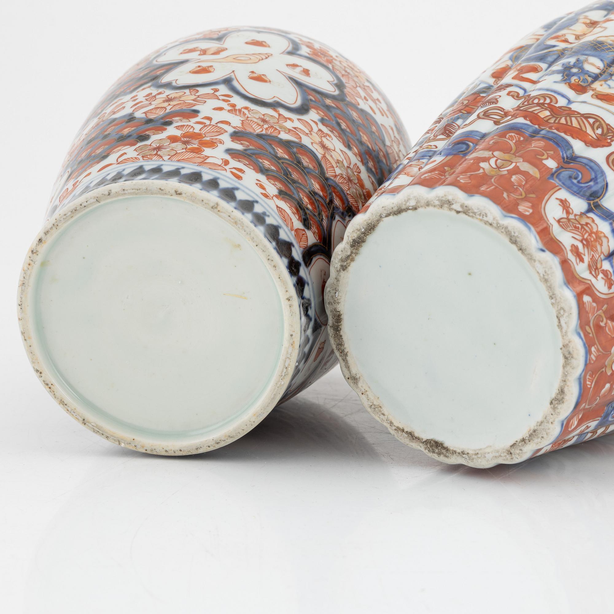 Seven pieces of Japanese Imari porcelain, around 1900 and early 20th century.