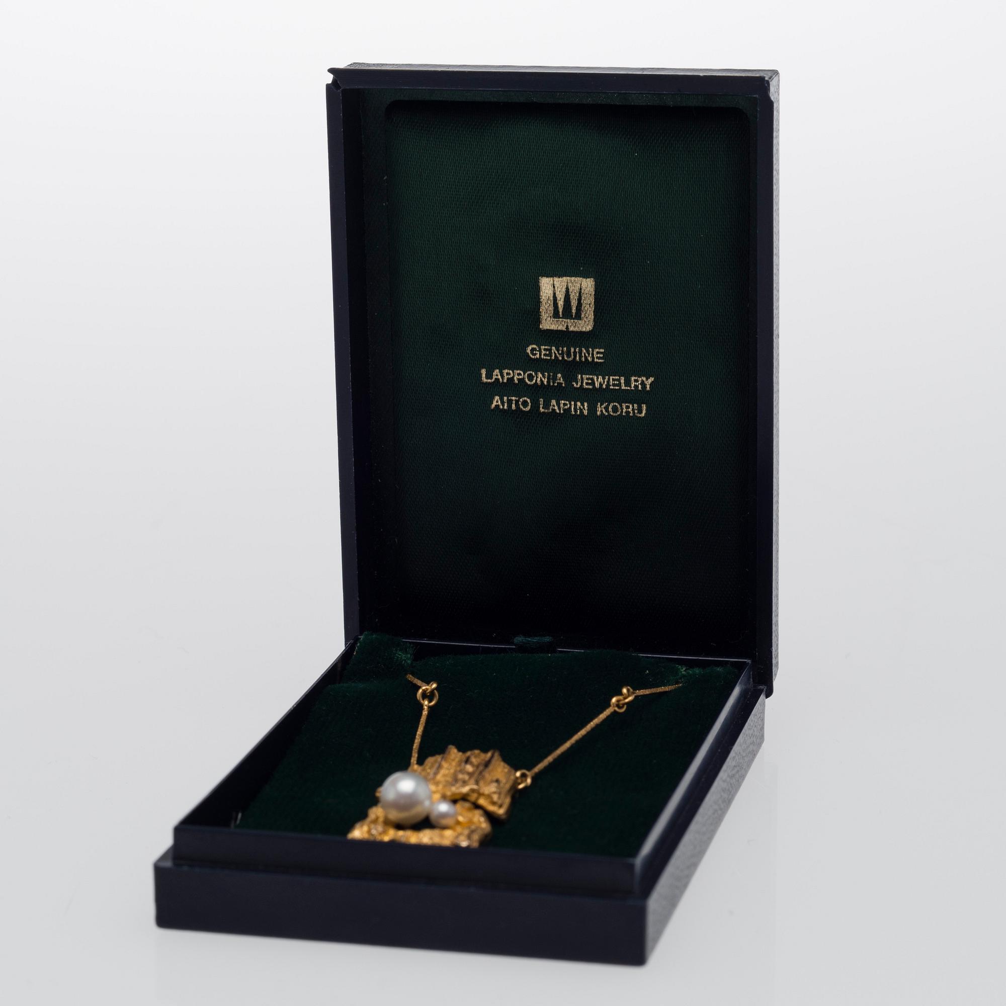 A NECKLACE, 14K gold, cultured pearls. Björn Weckström, Lapponia, Helsinki.