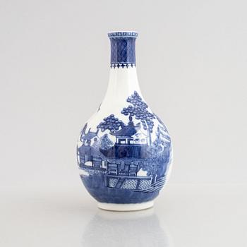 A blue and white vase/bottle, Qing dynasty, Jiaqing (1796-1820).