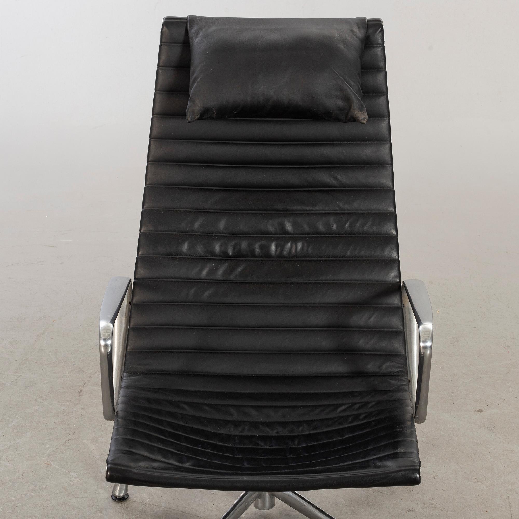 CHARLES AND RAY EAMES, An "EA-124, Aluminium Group", Herman Miller lounge chair. USA.