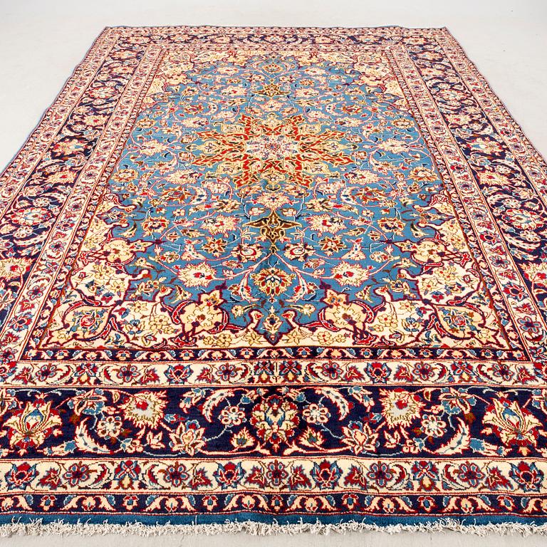 A semiantique Najafabad carpet approx 431x304 cm.