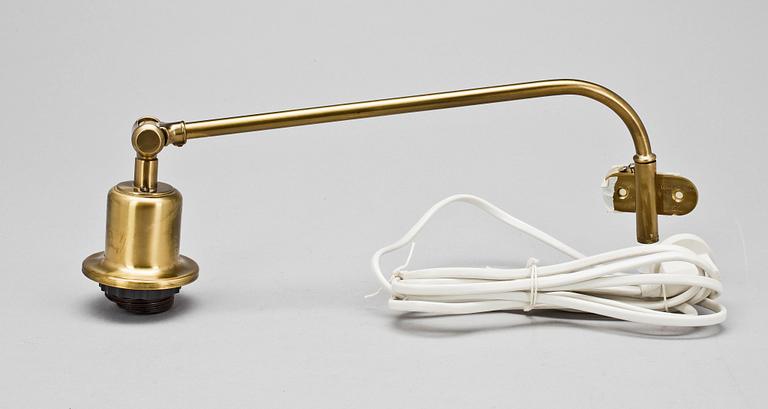 VÄGGLAMPA, mässing, modellnr 2226, Firma Svenskt Tenn.