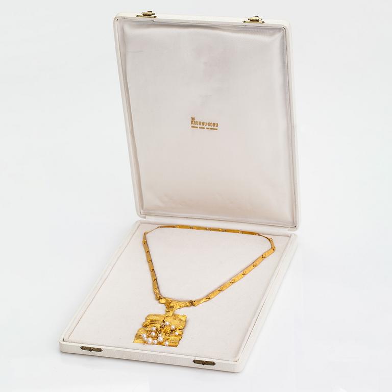Björn Weckström, An 18Kgold necklace "Flowering wall" with cultured pearls. Lapponia 1967.