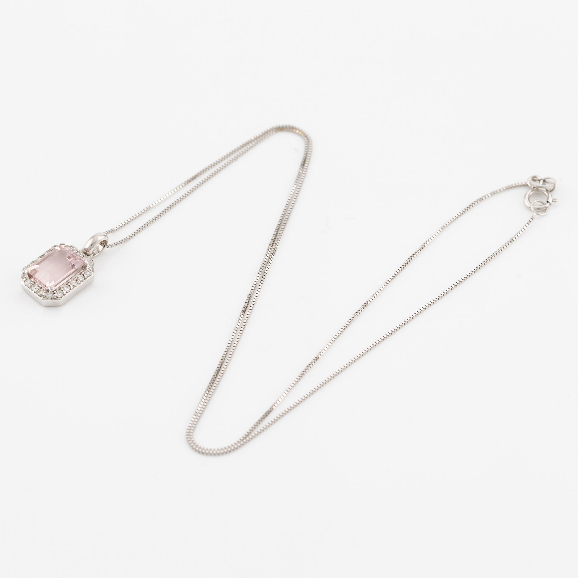 Pendant with 18K gold chain featuring a faceted morganite and round brilliant-cut diamonds.