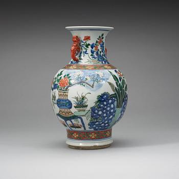 A Chinese wucai vase, early 20th Century.