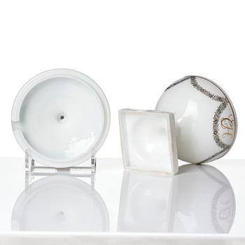 A Swedish glass suger bowl with cover, Strömsbäcks glass works, circa 1800.