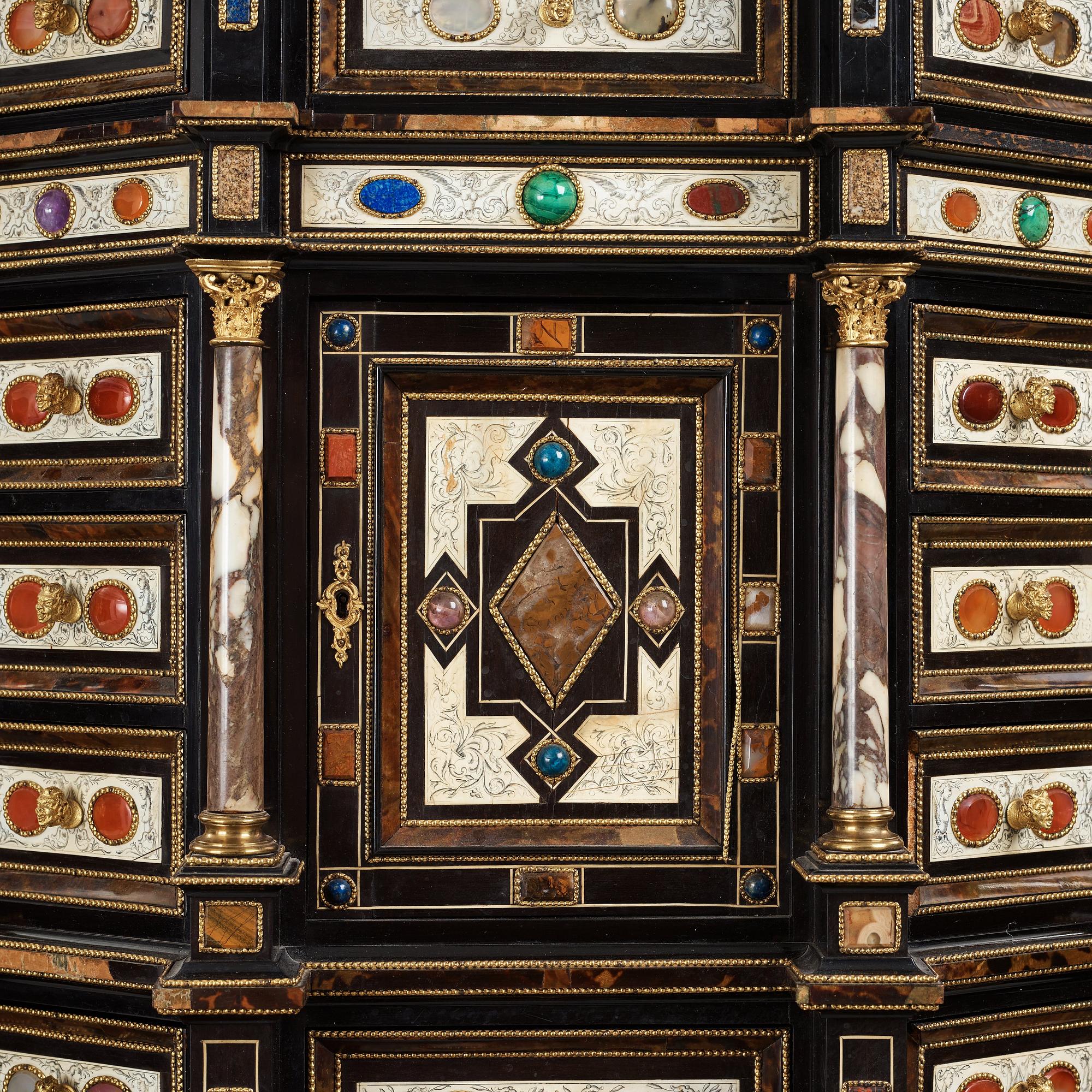 KABINETTSKÅP, av Ferdinando Pogliani (1832-1899), Milano, 1800-talets sista kvartal.