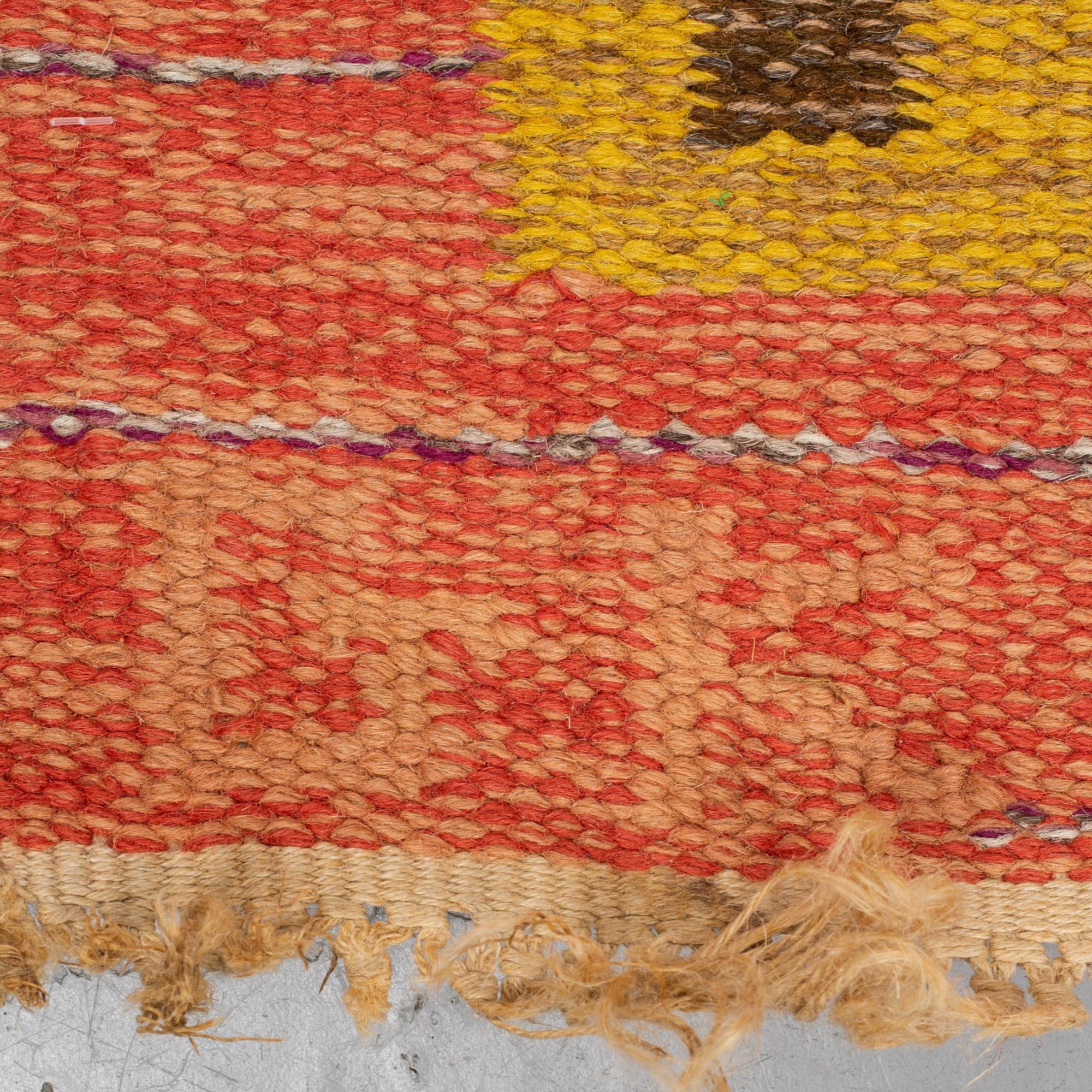 GALLERIMATTA, rölakan, ca 252,5 x 94-97 cm, signerad GK.