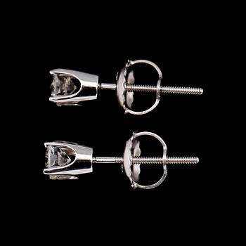 ÖRHÄNGEN, 1 par, 14 k vitguld, briljantslipade diamanter tot 0.33 ct.