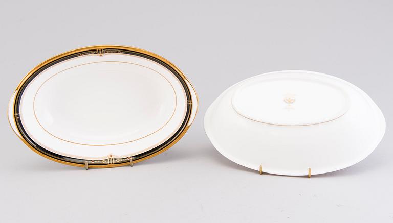 A Japanese 84-pcs Noritake porcelain coffee set and dinnerware from the end of the 20th Century.