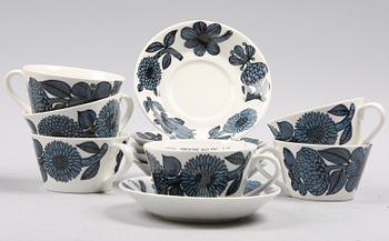 TEKOPPAR med FAT, 6 st. Benporslin, "Blå Aster", Stig Lindberg, Gustavsberg, 2000-tal.