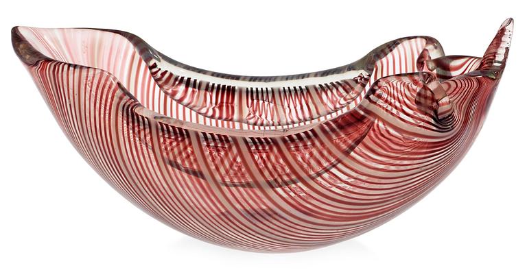 A Tyra Lundgren glass bowl, Venini, Murano, Italy 1930's-40's.