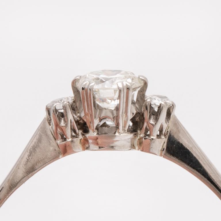 Diamond ring 18K whitegold 3 brilliant-cut diamonds apprx 0,55 ct in total, Gerdtb Hartvig Sandqvist Stockholm1964.