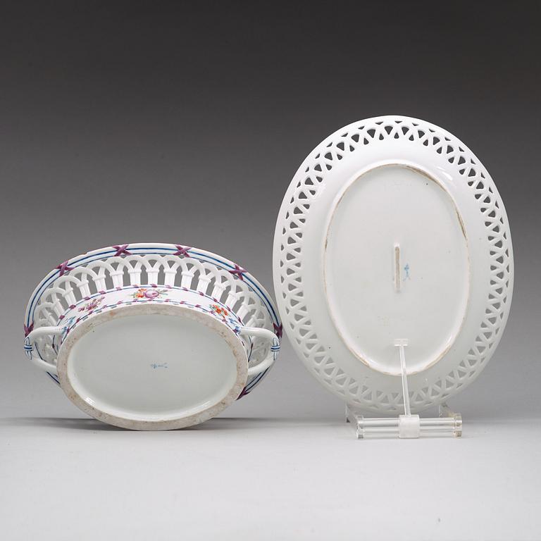 A Russian chesnut basket and stand, Imperial Porcelain Manufactory, St Petersburg, period of Alexander I (1801-25).