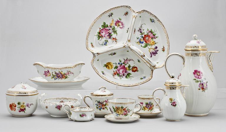 MATSERVIS, 154 delar. Porslin, rokokostil, Bavaria.