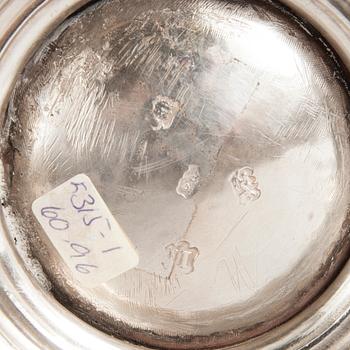 STOP, silver Fuller White, London 1748. Vikt 354 g.