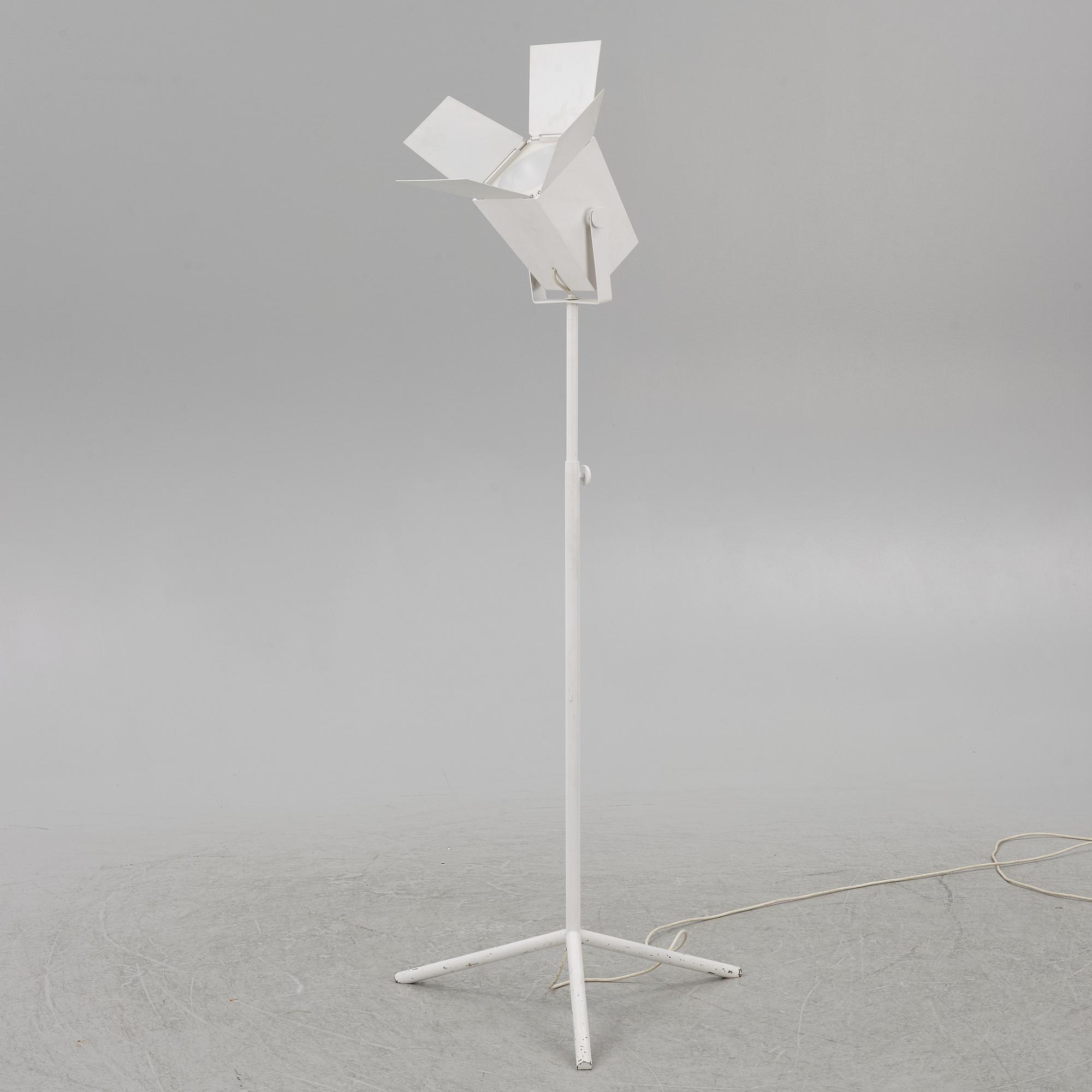 Thomas Bernstrand & Mattias Ståhlbom, golvlampa, "Foto". samtida.