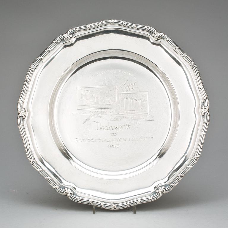 FAT, silver, A G Dufva, Stockholm, 1930, vikt ca 550g.