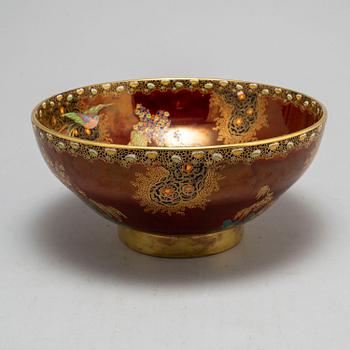 A porcelain bowl by Carlton Ware, England.