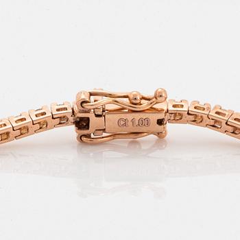 Brilliant-cut diamond bracelet.