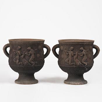 Ivar Johnsson, trädgårdsurnor, ett par, "Diana", Näfveqvarns bruk, Swedish Grace.
