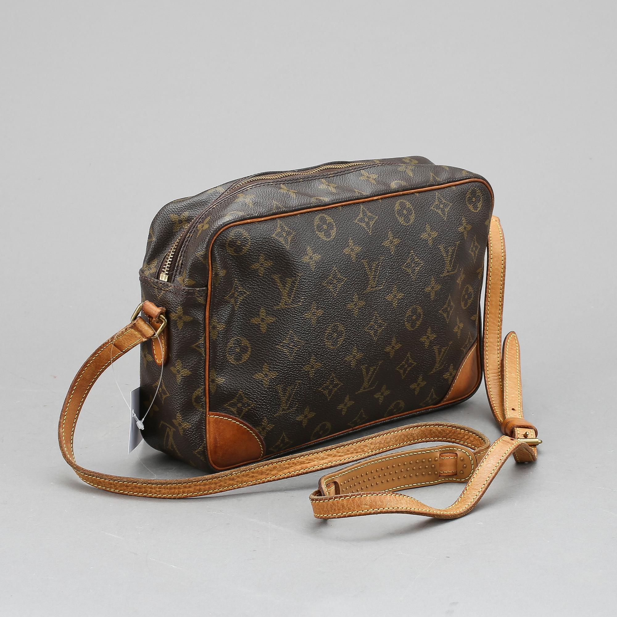 HANDVÄSKA, Louis Vuitton.